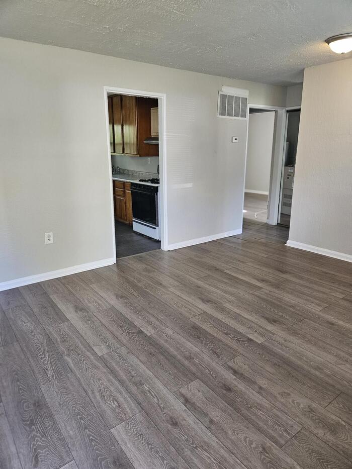 2939 West 10Th Avenue – photo 3