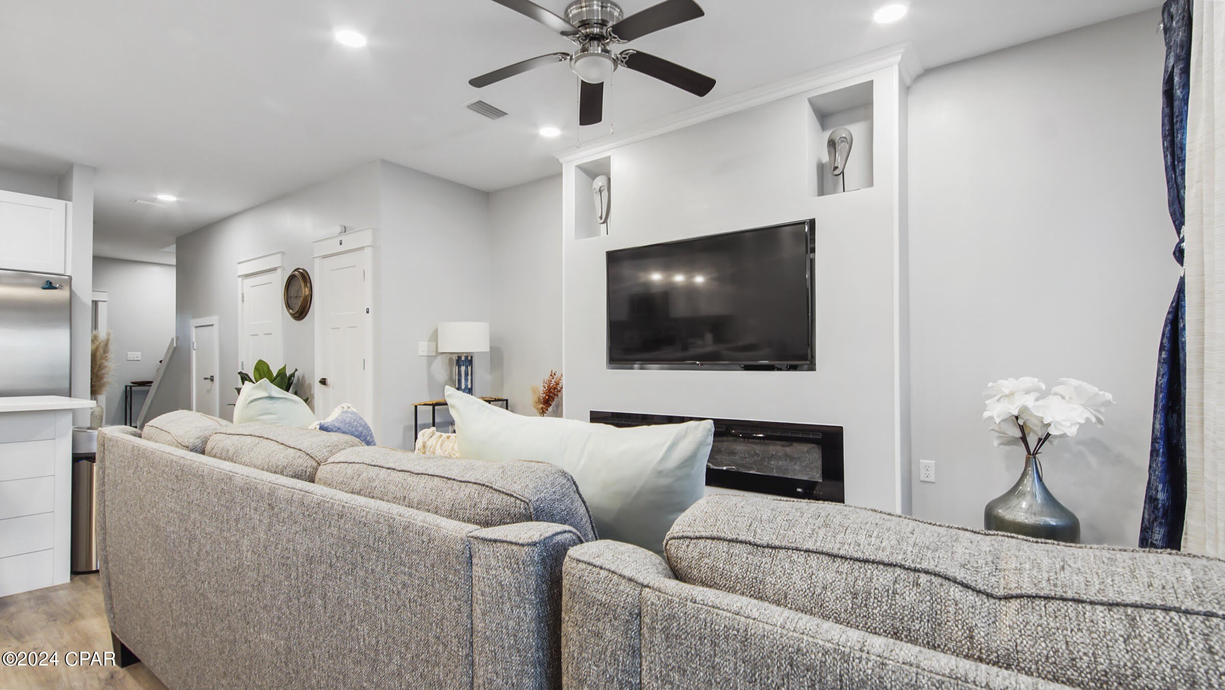 2226 Joan Avenue – photo 4