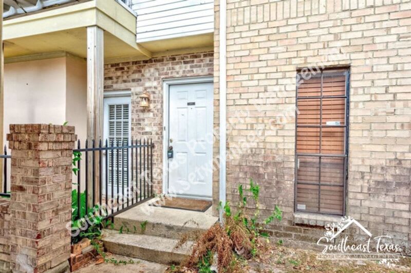 1620 Wellington – photo 2