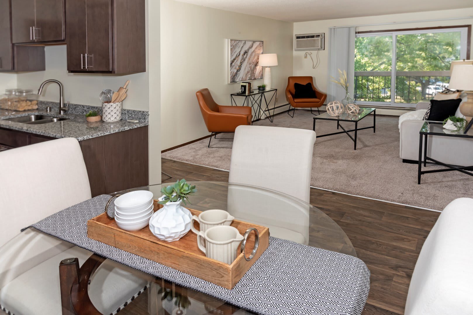 Burnsville Parkway Apartments – photo 4
