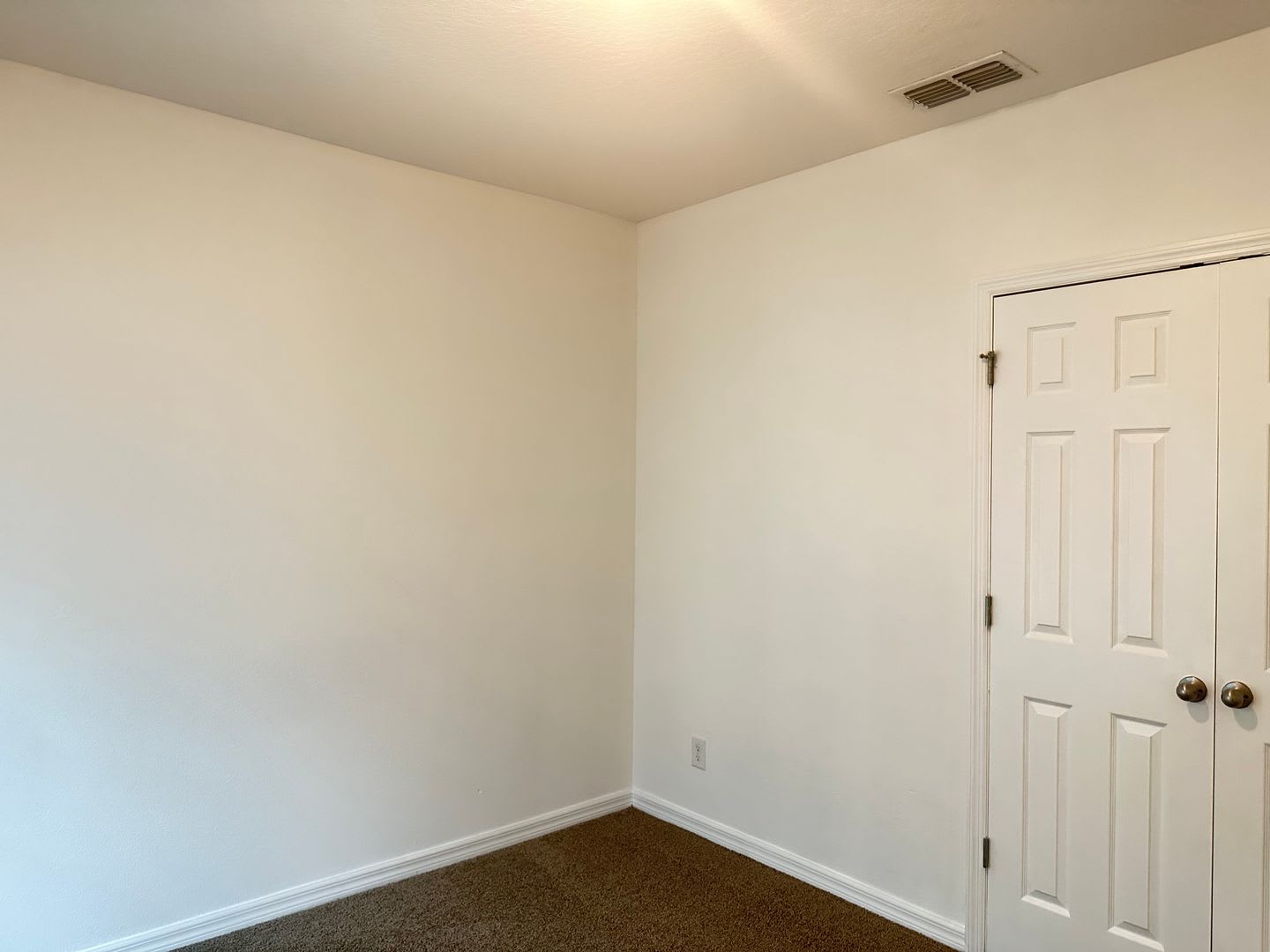 4 Bedroom 2 Bath Single Family Home 1927 Sq.Ft for rent at 477 Kestrel Dr. Groveland, FL. 34736. – photo 2