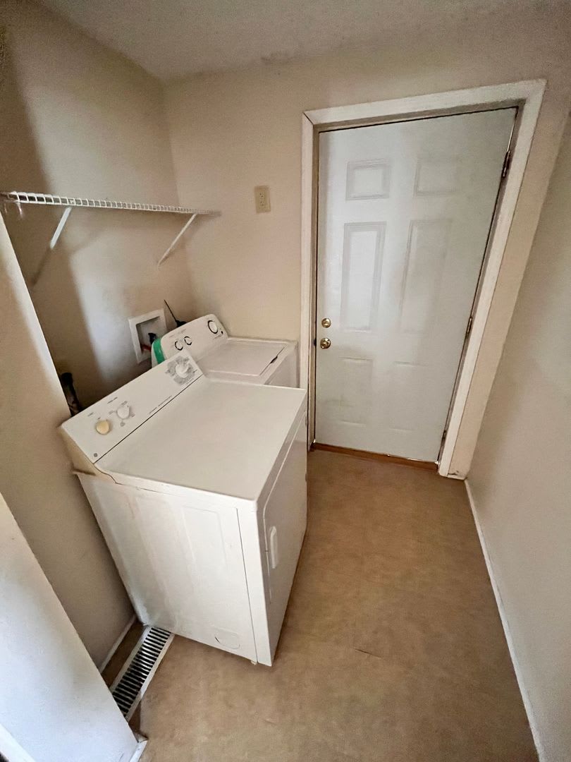 3 Bedroom 2 Bath Located Near Campus – photo 5