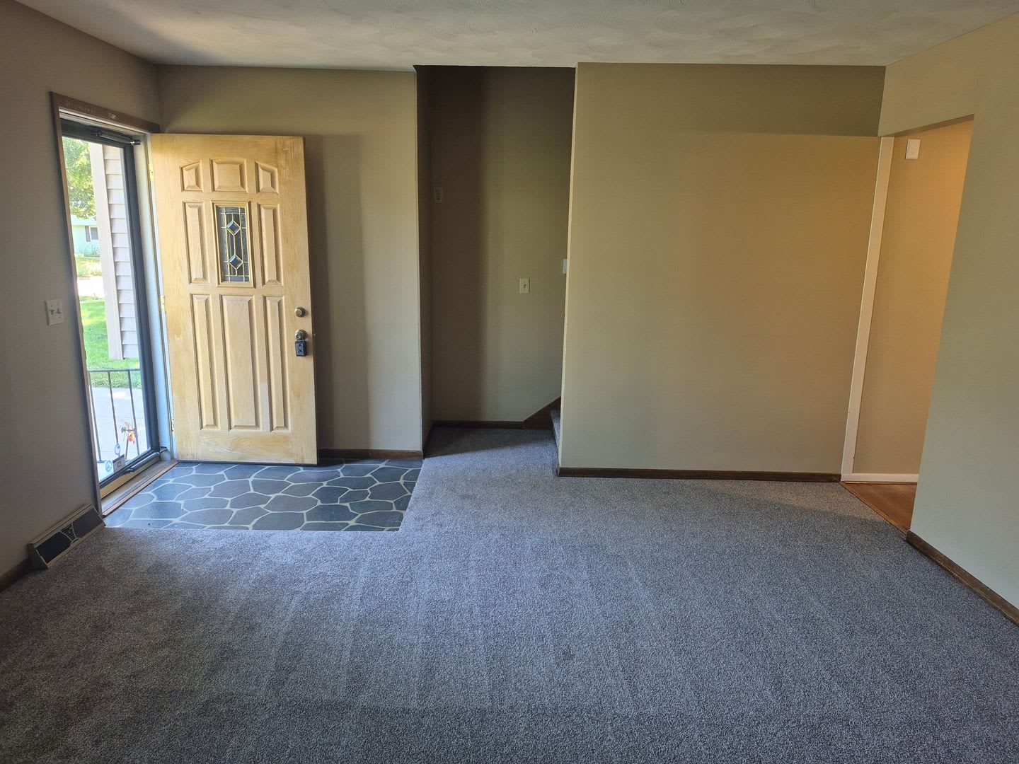 Freshly Updated 3 Bedroom Home For Rent – photo 2