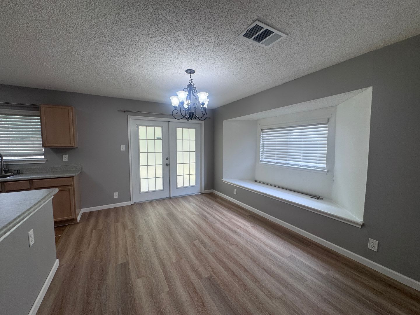 Lovely 3 Bd 2 Ba 2 Car Garage Home Ready For Immediate Move In Located Off Prue Rd – photo 3