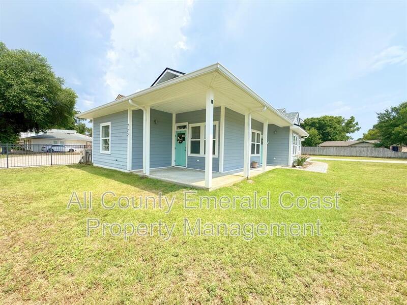 722 Kelly Street – photo 3