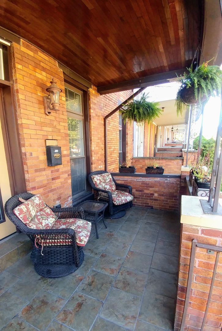 Beautiful & Spacious 3 Br 2 Ba Townhome in Reservoir Hill – photo 2