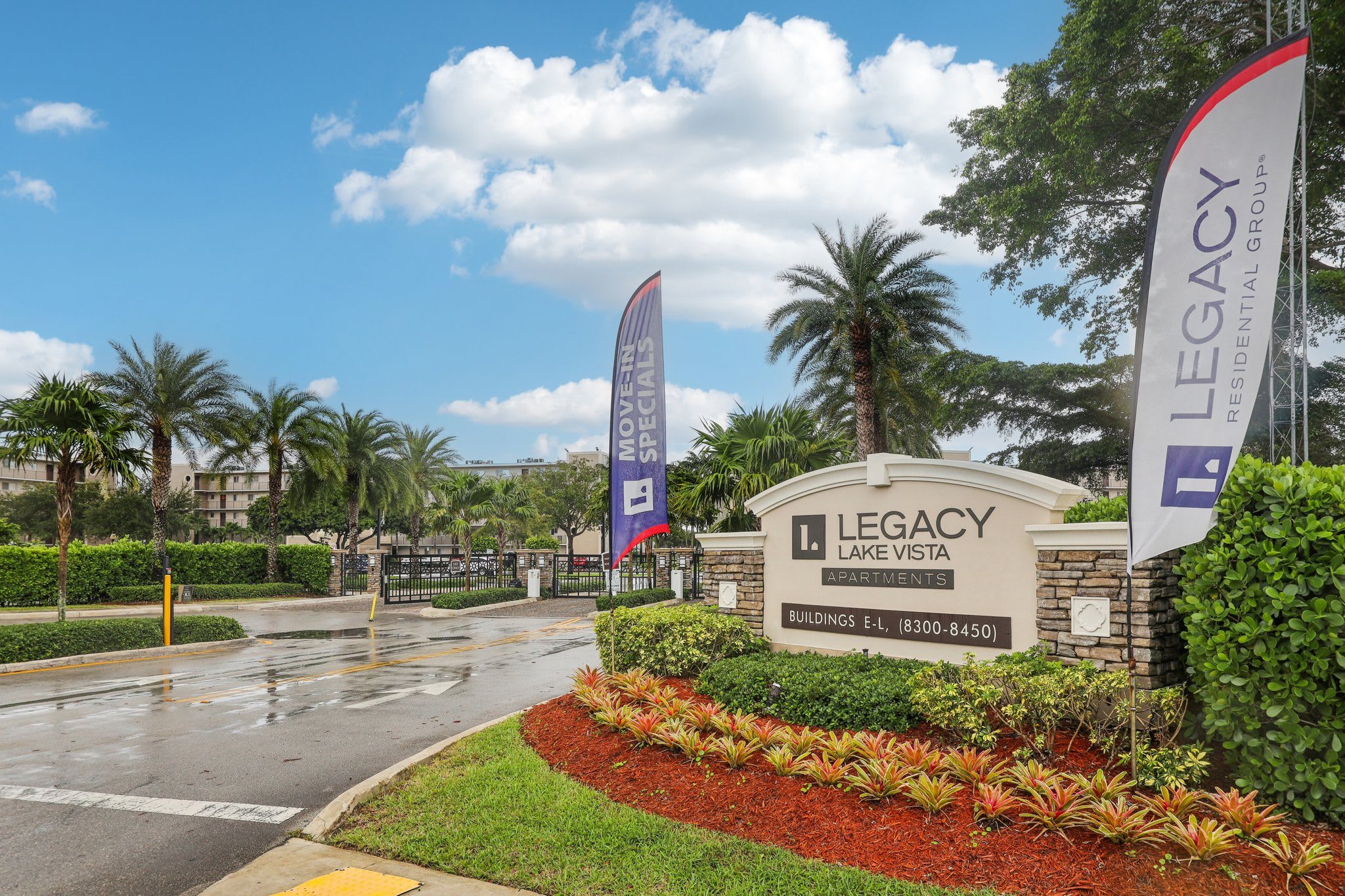 Legacy Lake Vista – photo 1