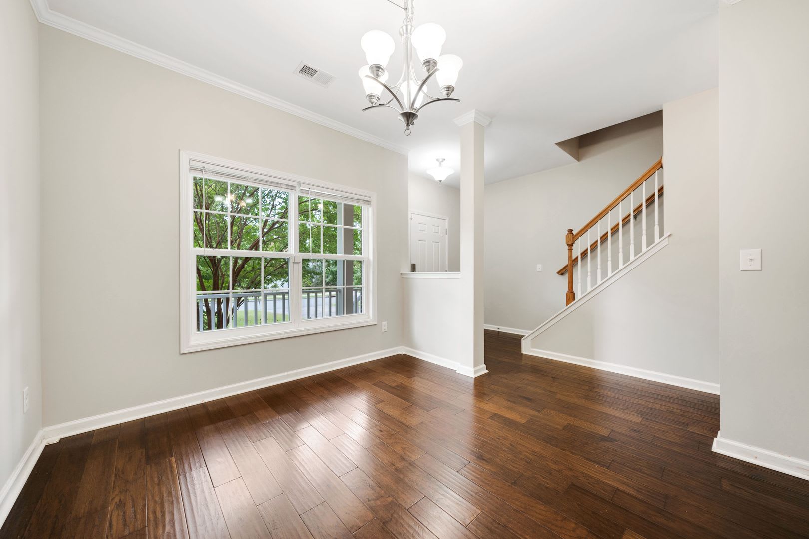 Gorgeous 5 bedroom home with loft + fully fenced yard! – photo 2