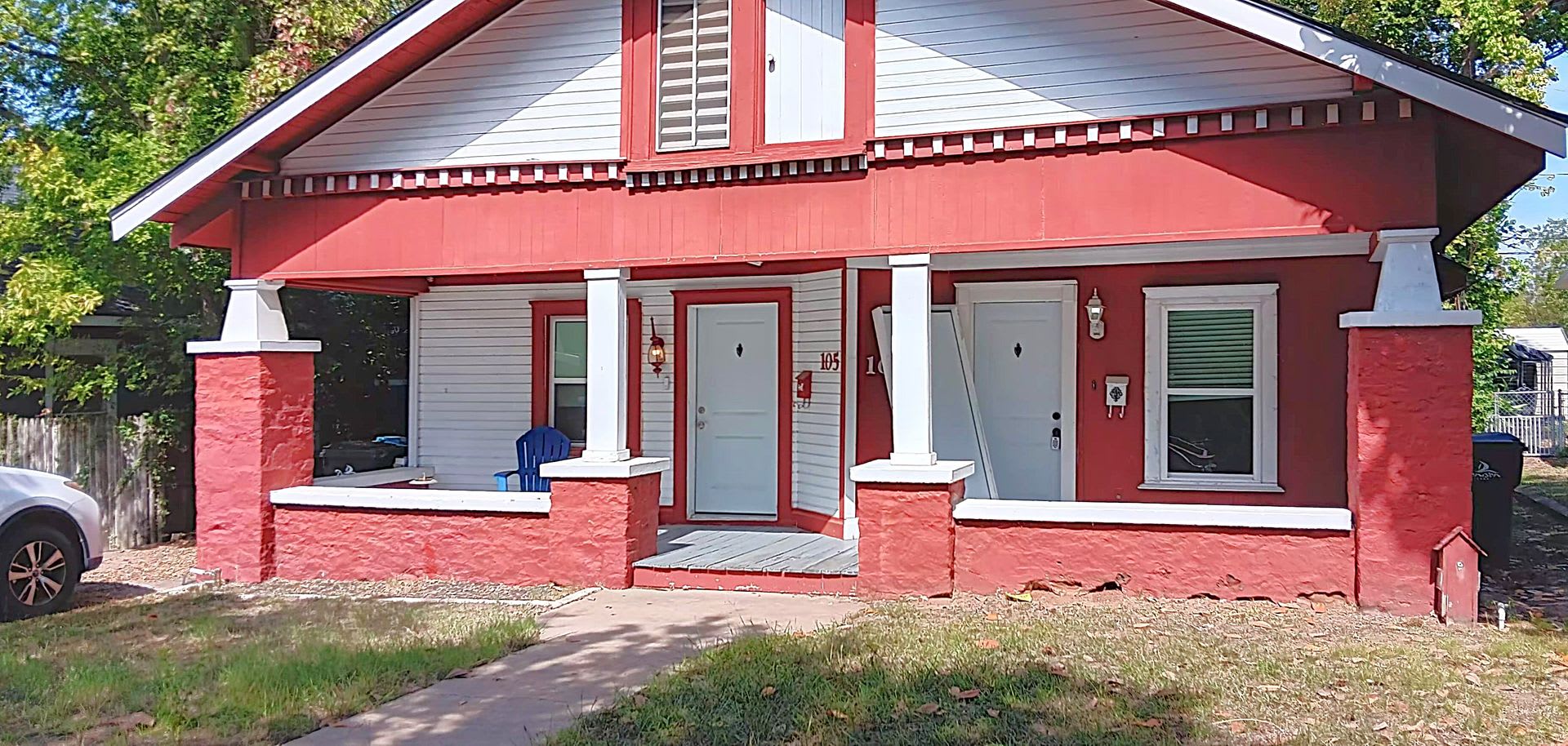 Quaint Craftsman style One Bedroom, One Bath half duplex. – photo 1
