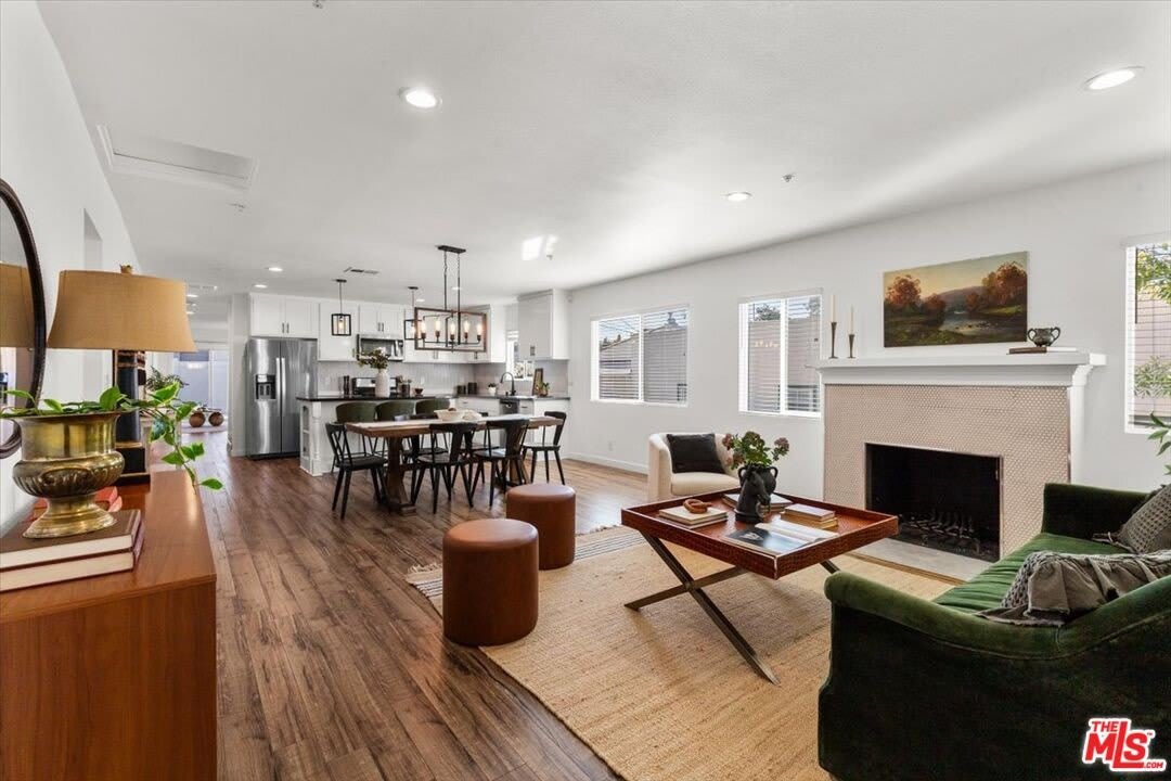 5152 Hartwick St – photo 2