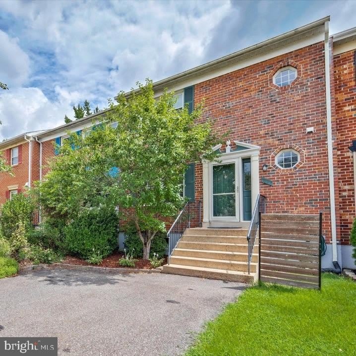 7177 LAKE COVE DR – photo 1