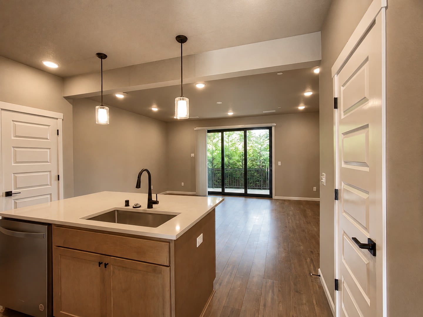 Luxury Townhome for Lease at the Courtyards at Hidden Crest – photo 4
