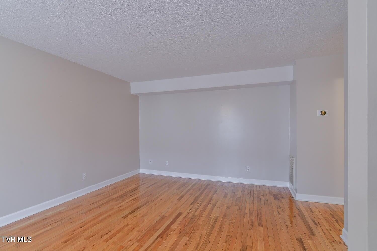 2503 E Lakeview Drive – photo 4