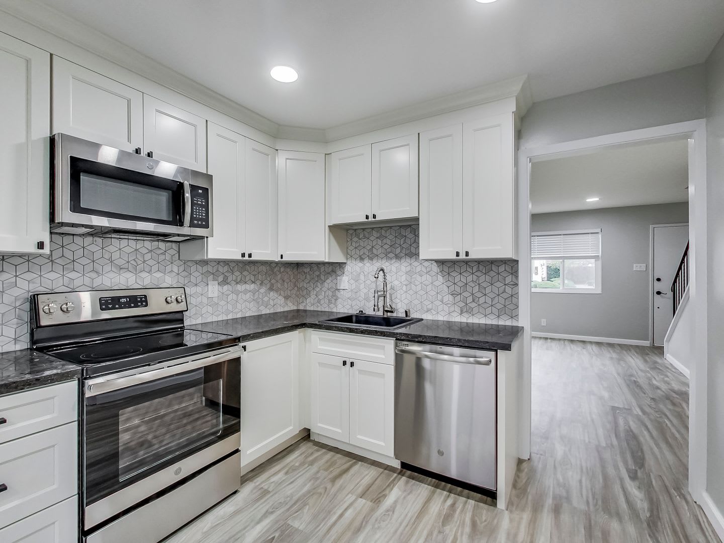 ELGIN STREET APARTMENTS – photo 2
