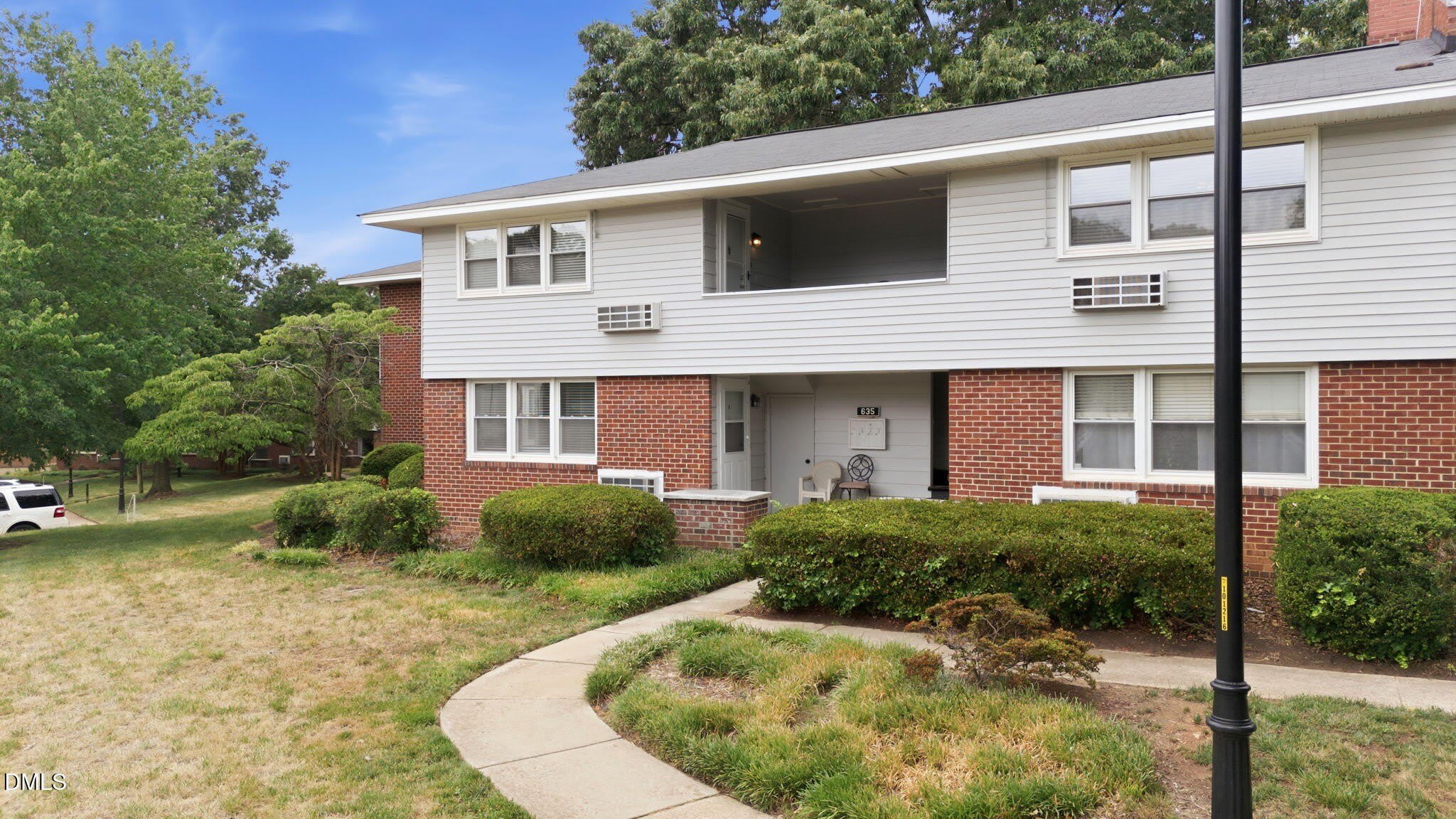 635 Daniels Street – photo 2