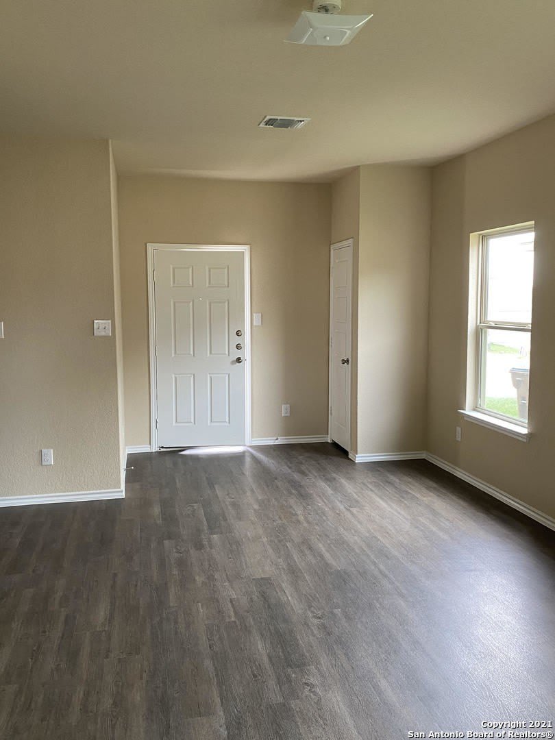 7331 Barlow Grove – photo 2