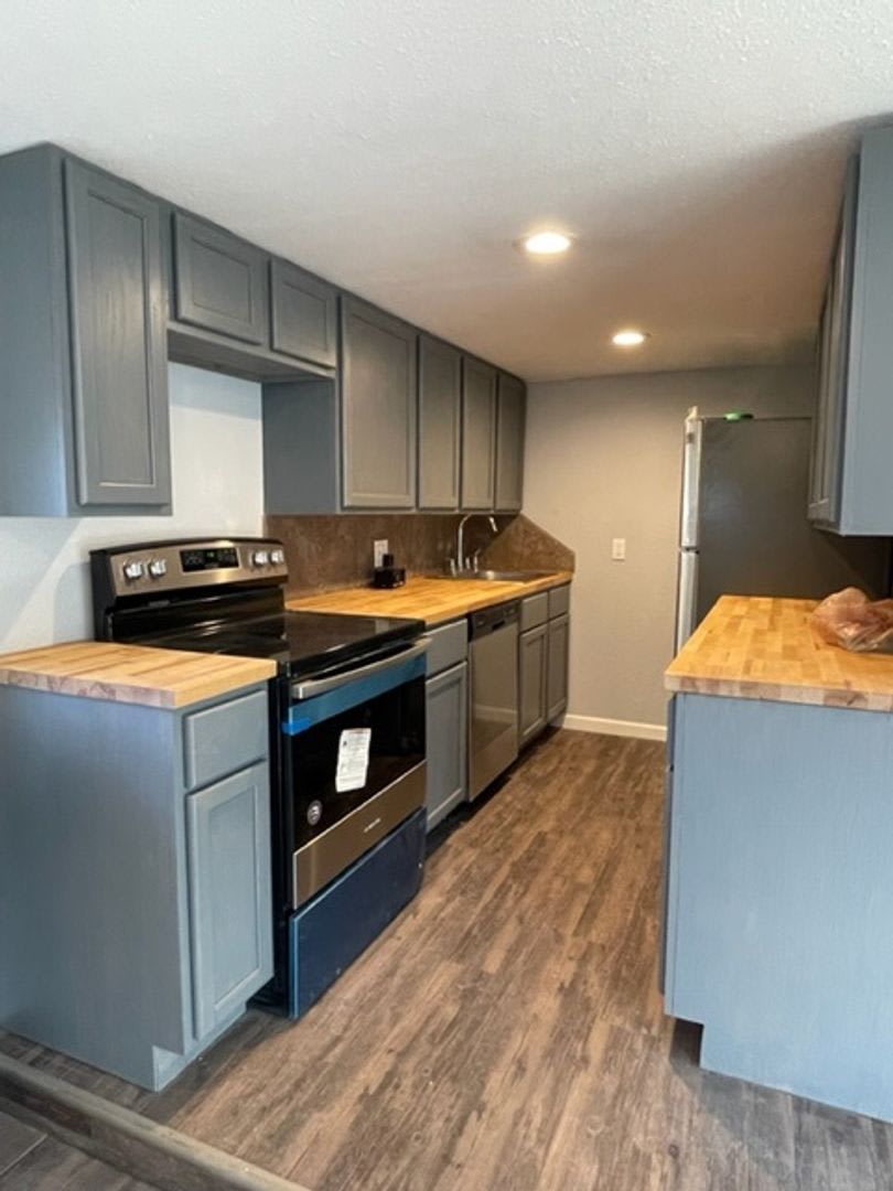 Great Location / Updated Home! – photo 5