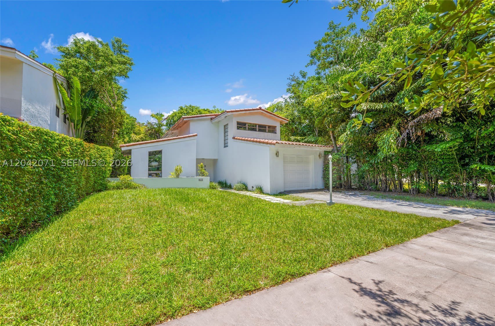 920 Aguero Ave – photo 1
