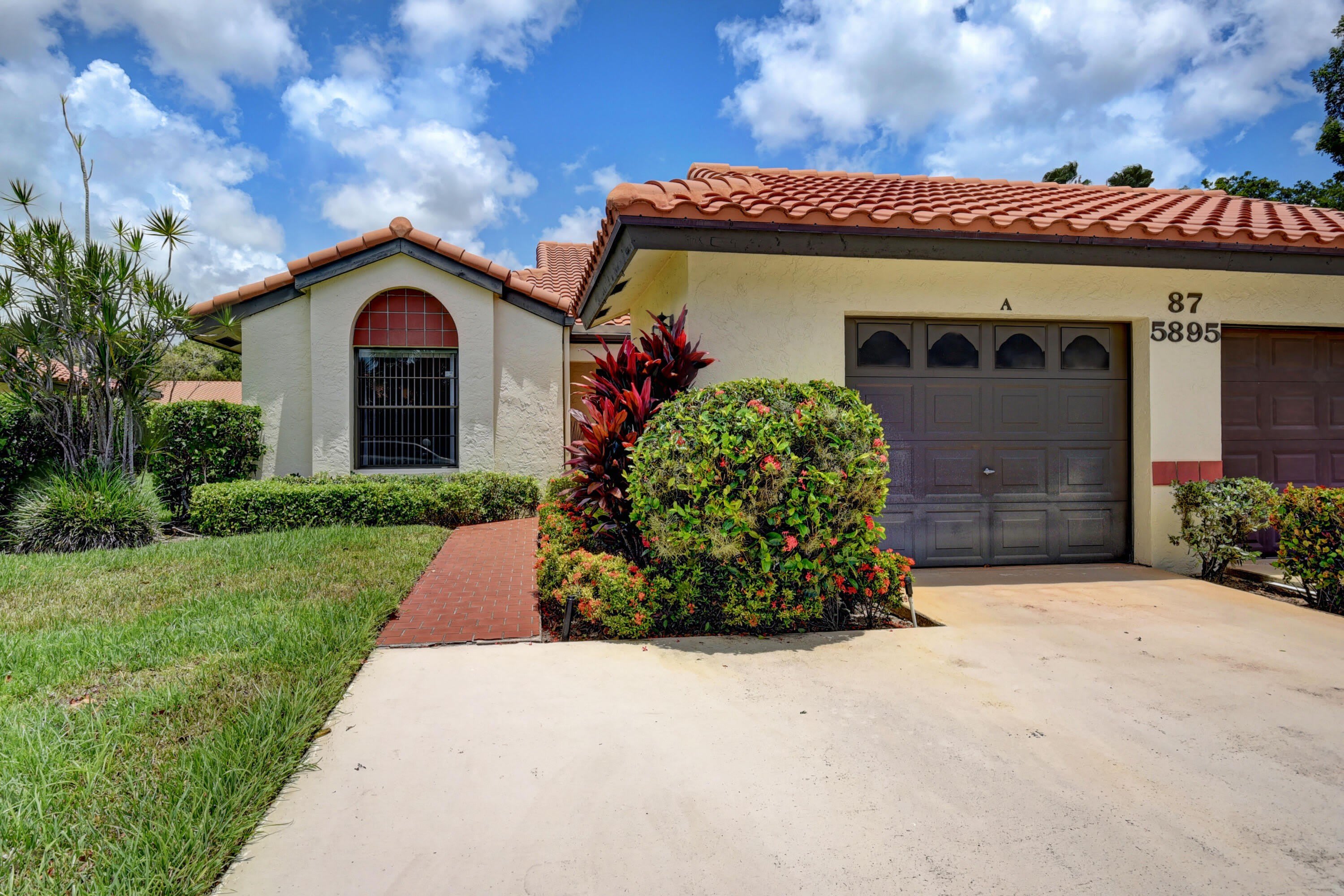 5895 Autumn Lake Lane – photo 2