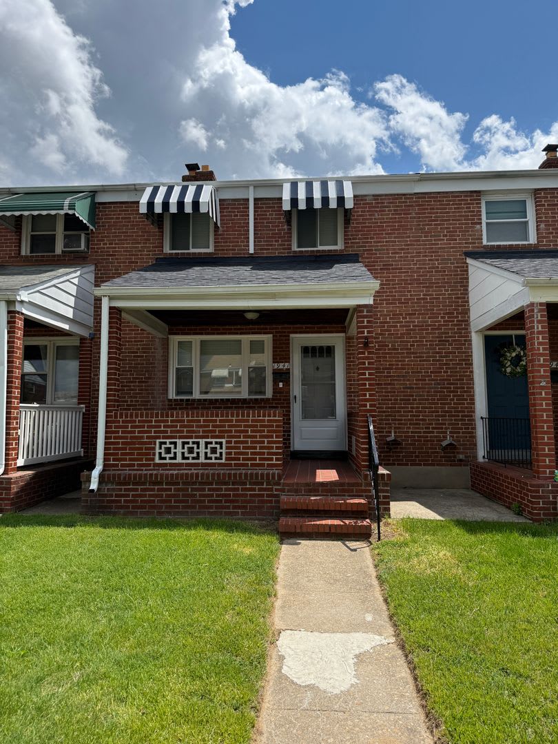 Stunning Renovated Home in Dundalk – photo 2