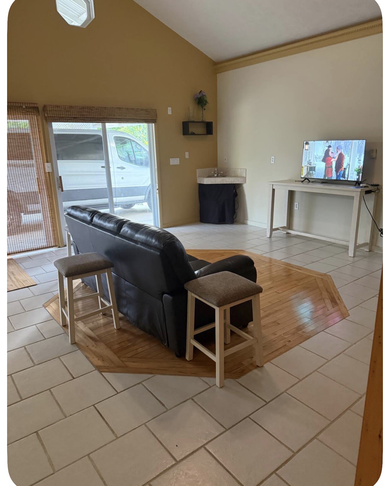 831 Montdale Rd – photo 3