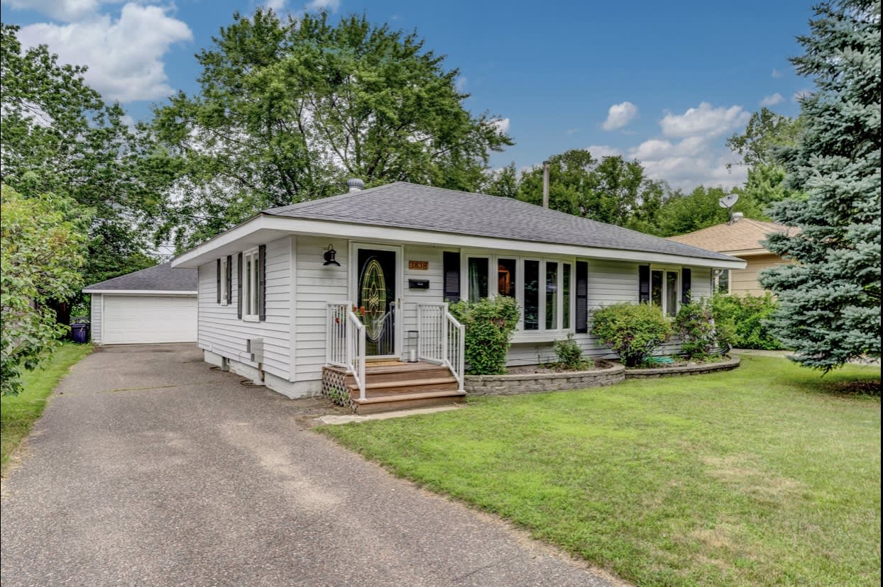 1838 Maryland Avenue South – photo 1