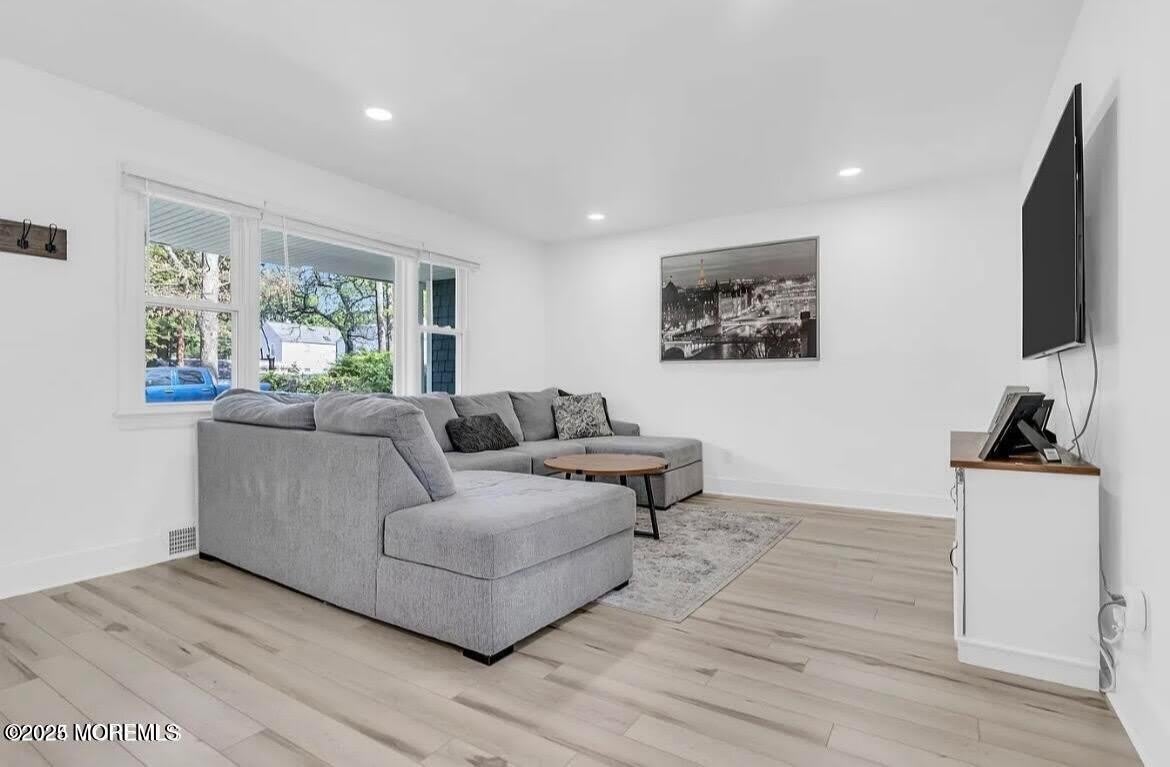 1506 Evergreen Avenue – photo 5