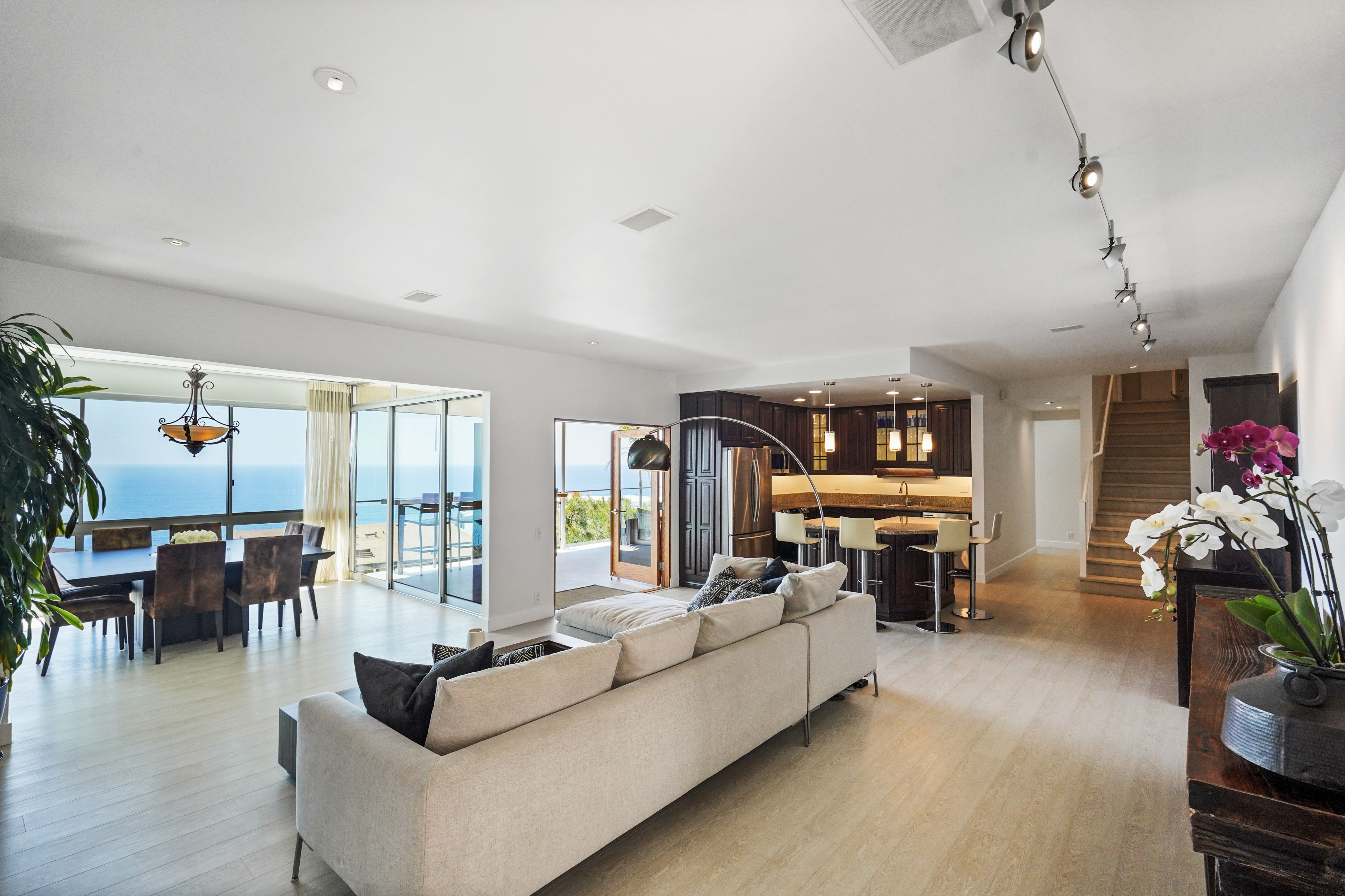 18101 Coastline Drive – photo 2