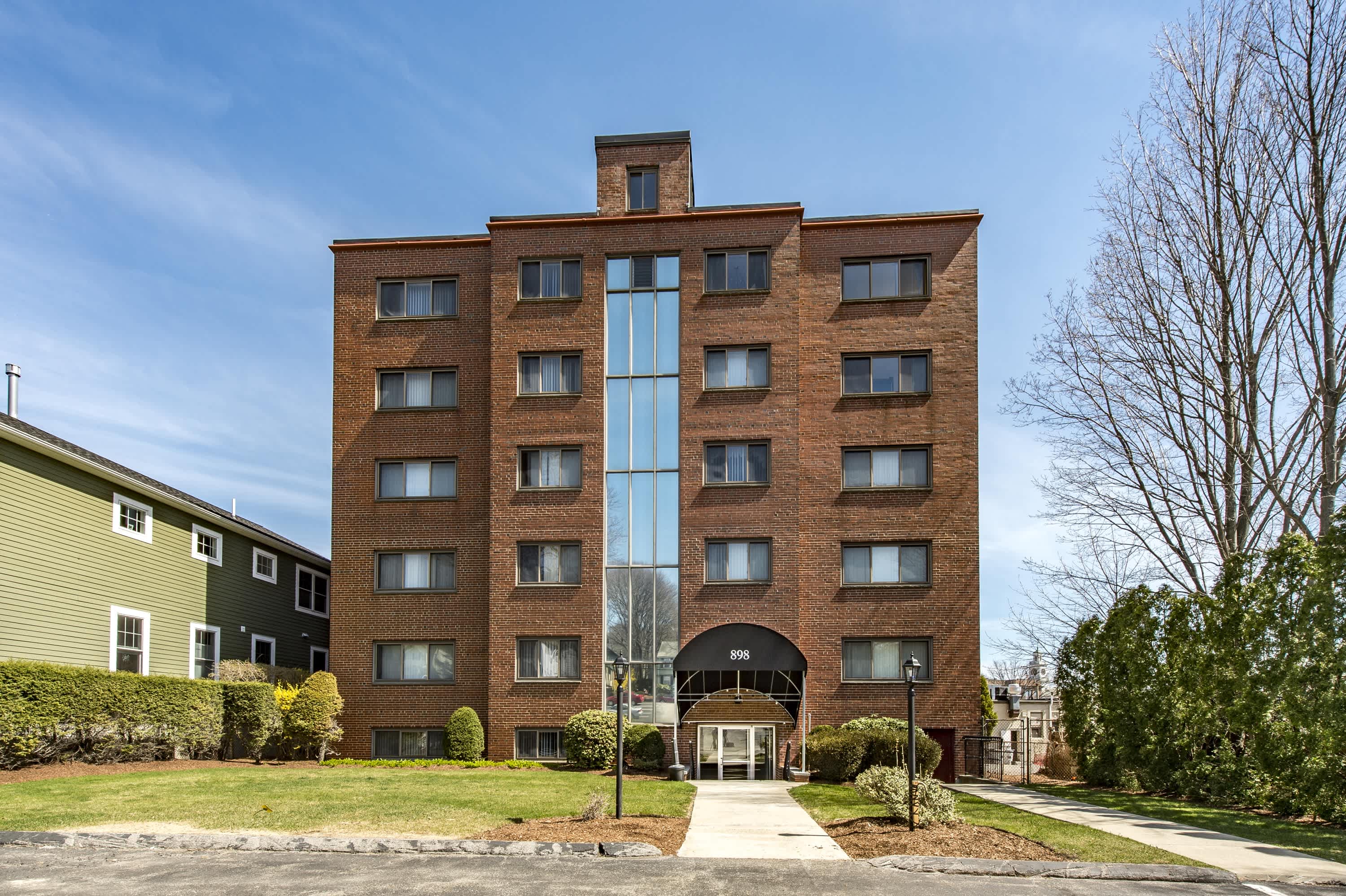 898 Massachusetts Avenue Apartments – photo 4