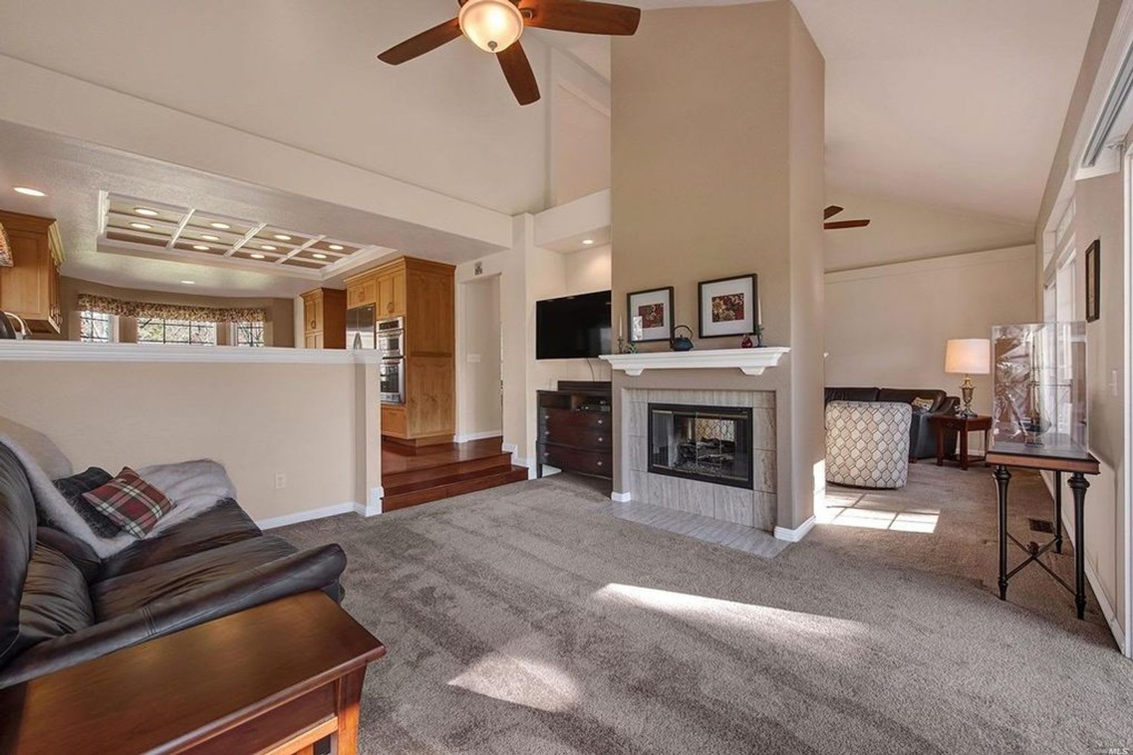 Beautiful Home in the Lakewood Hills Gated Community! – photo 5