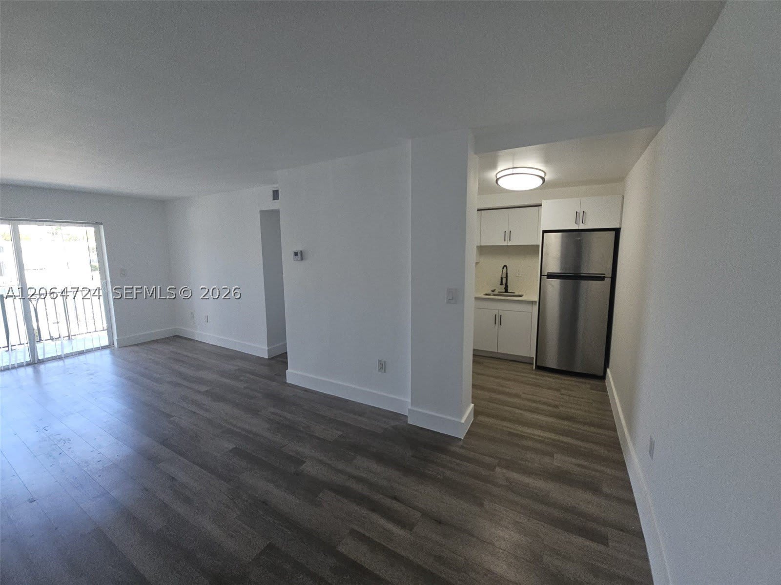 8101 Crespi Blvd – photo 5
