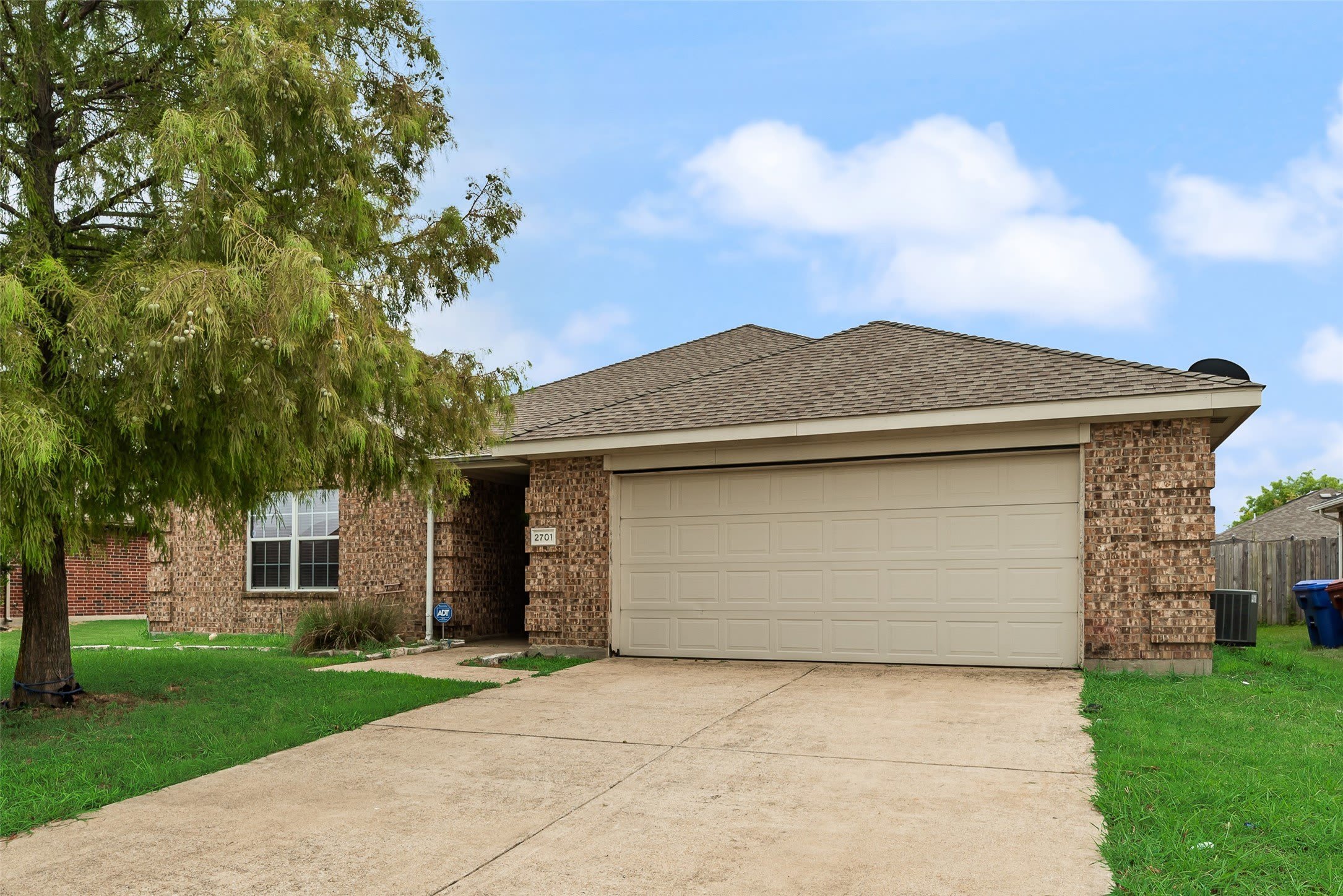 2701 Mockingbird Street – photo 3