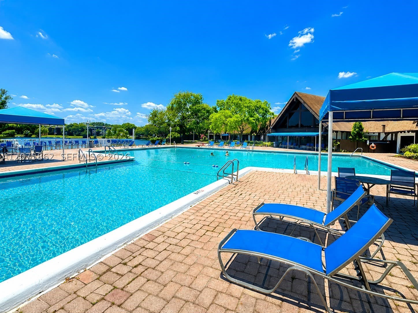 3730 Inverrary Dr – photo 2