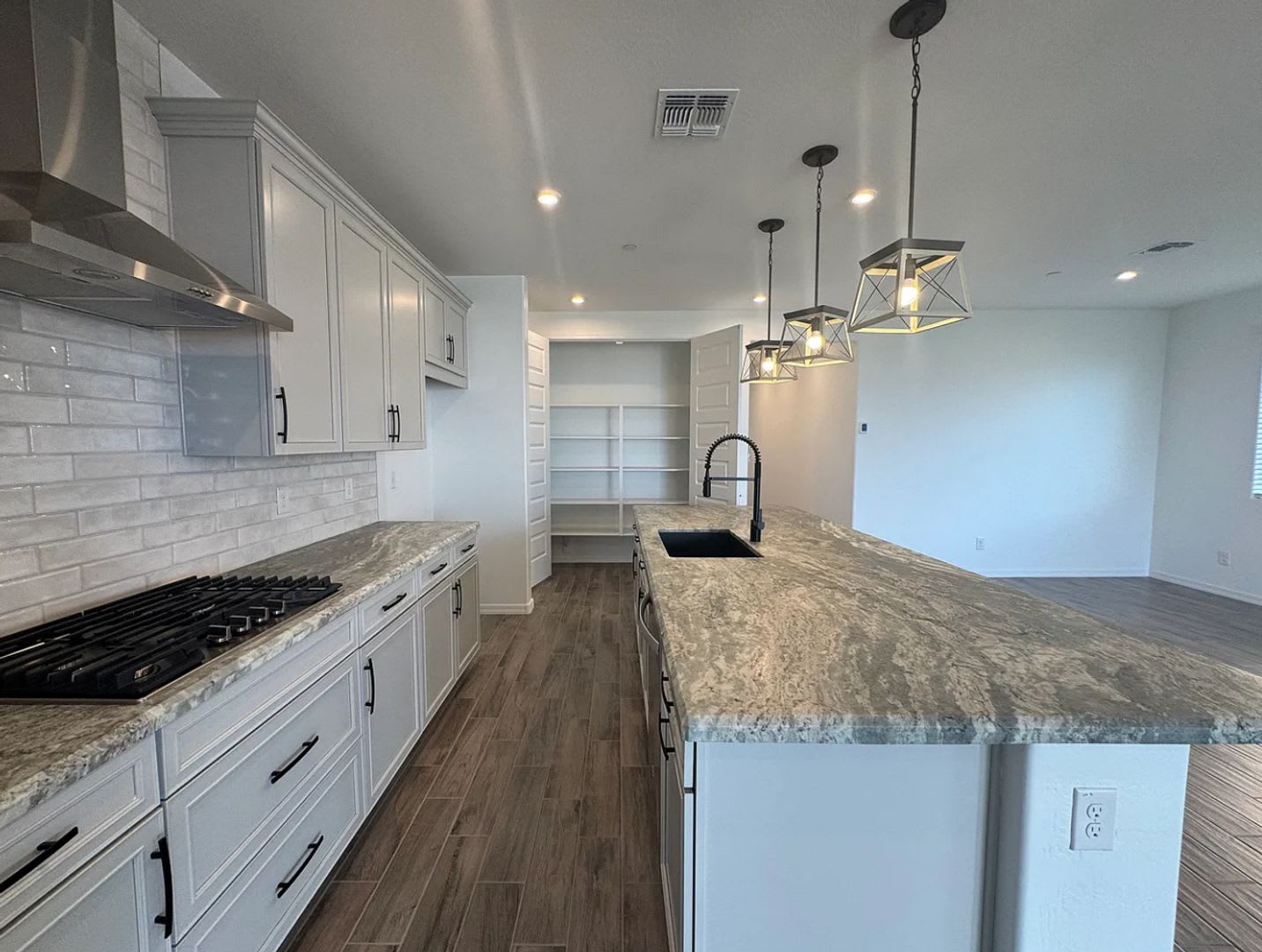 LIKE NEW HOME IN NORTHPOINTE IN PEORIA – photo 3