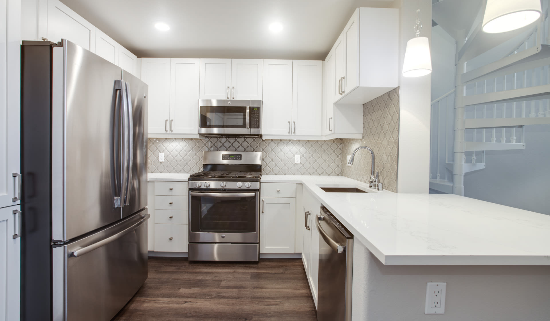 Villas at Park La Brea Apartments – photo 3