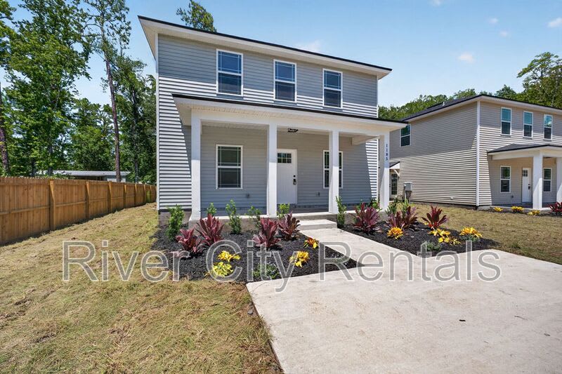 1181 Floyd St – photo 2