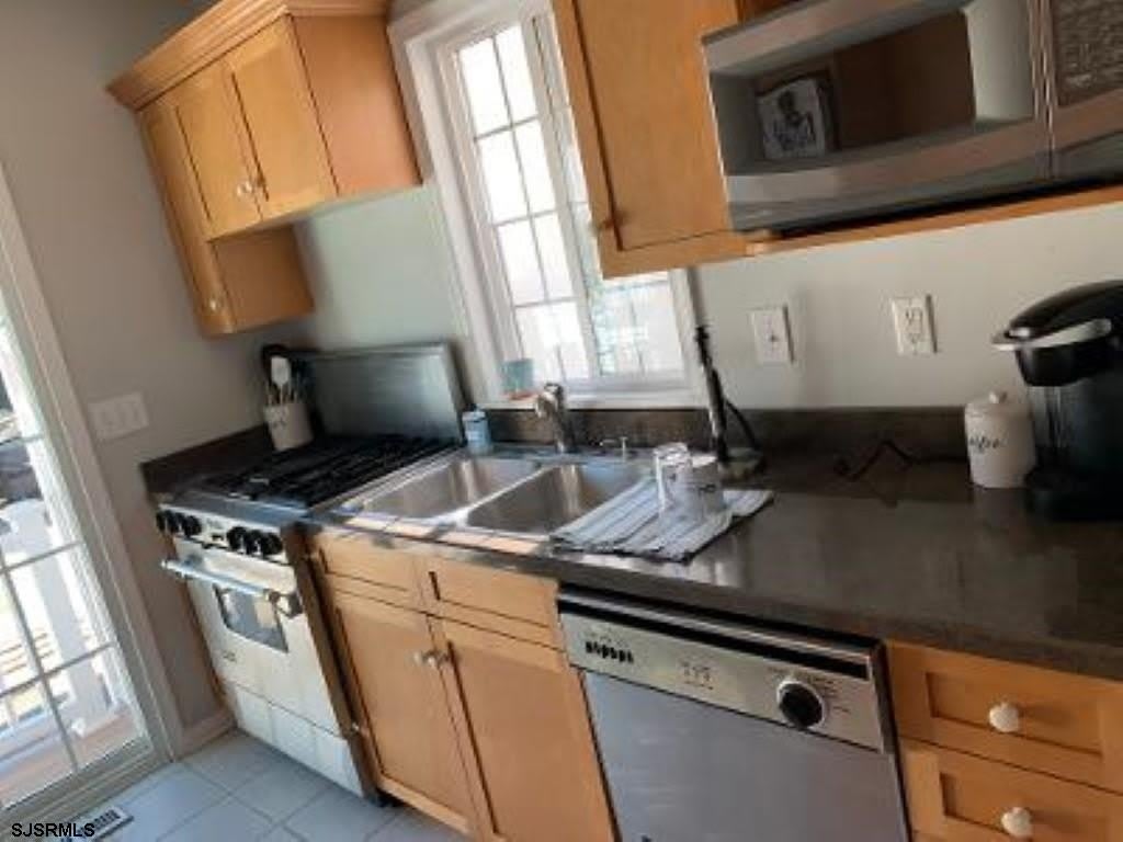 27 N Frontenac Ave – photo 5