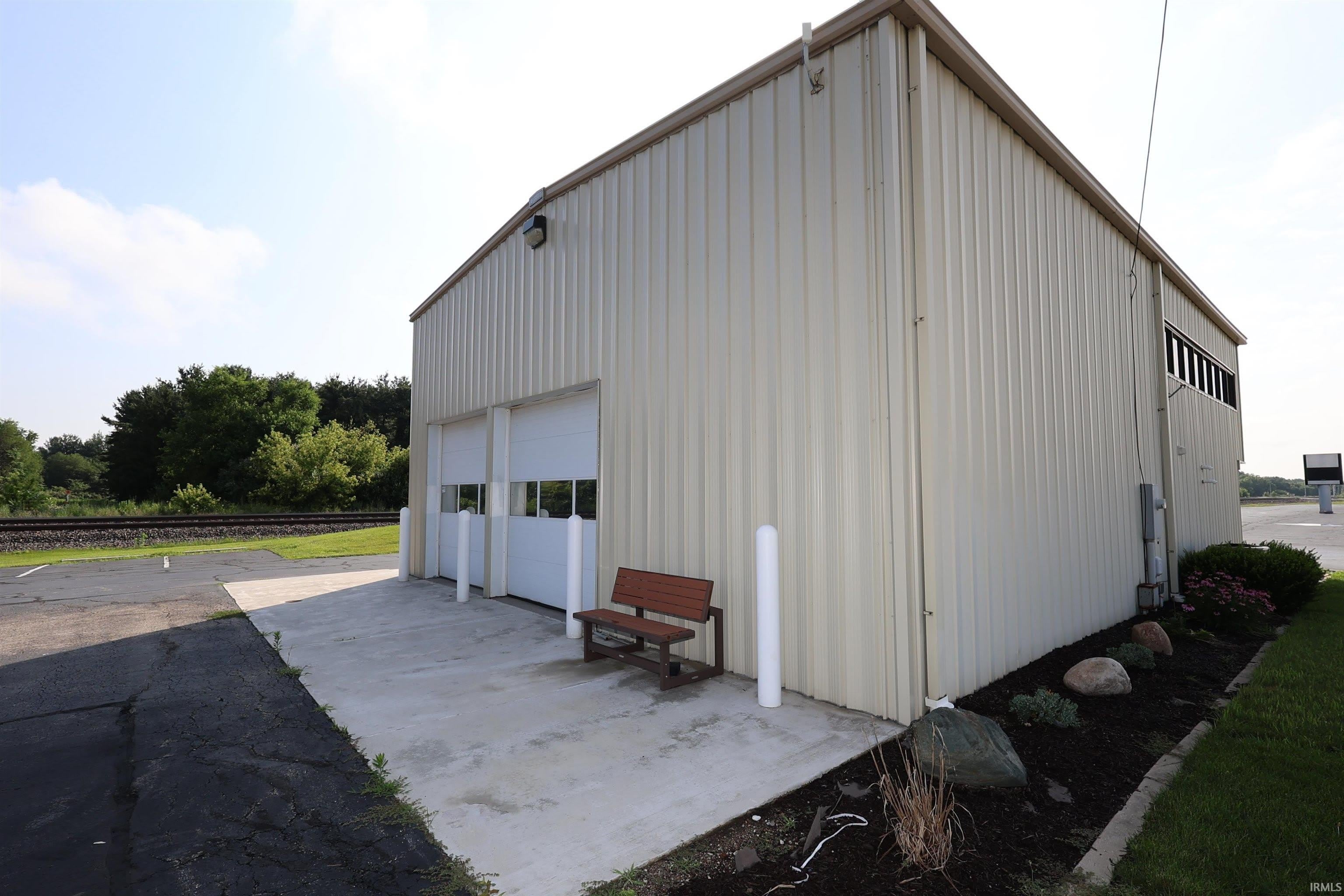 23119 US 33 – photo 4