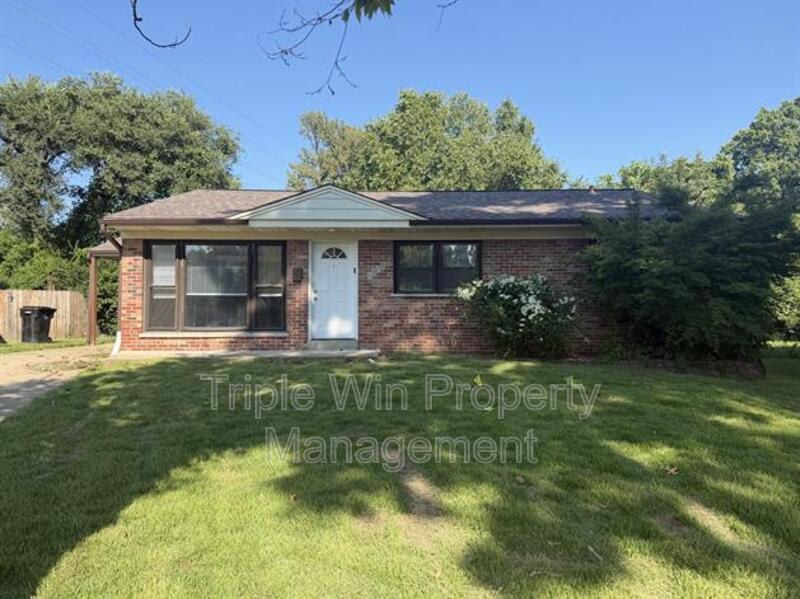 1570 MENDELL DR – photo 1