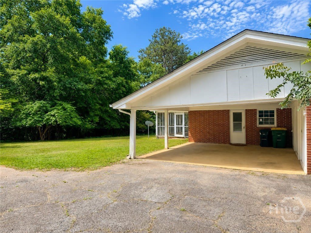 560 Riverview Road – photo 2