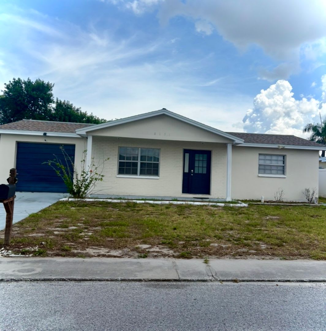 3 Bedroom 1 Bath Single Family Home – photo 1