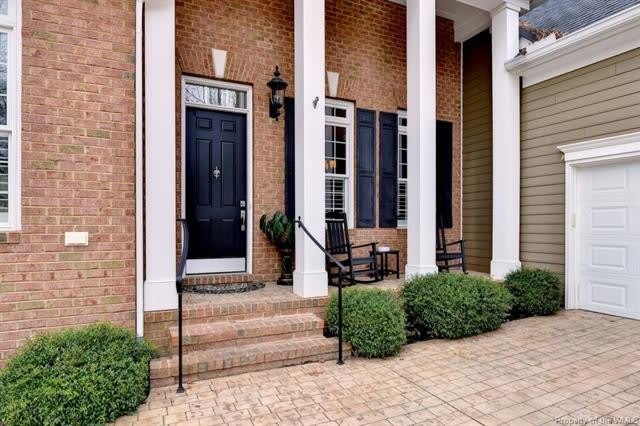 160 Broadmoor – photo 3
