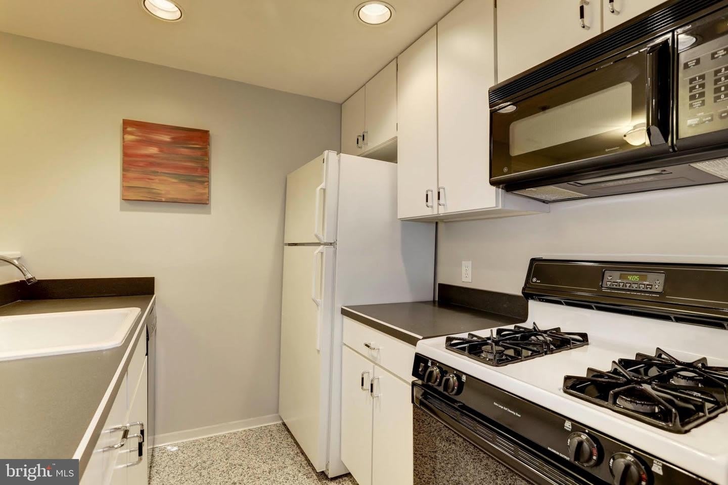1807 CALIFORNIA ST NW #205 – photo 3