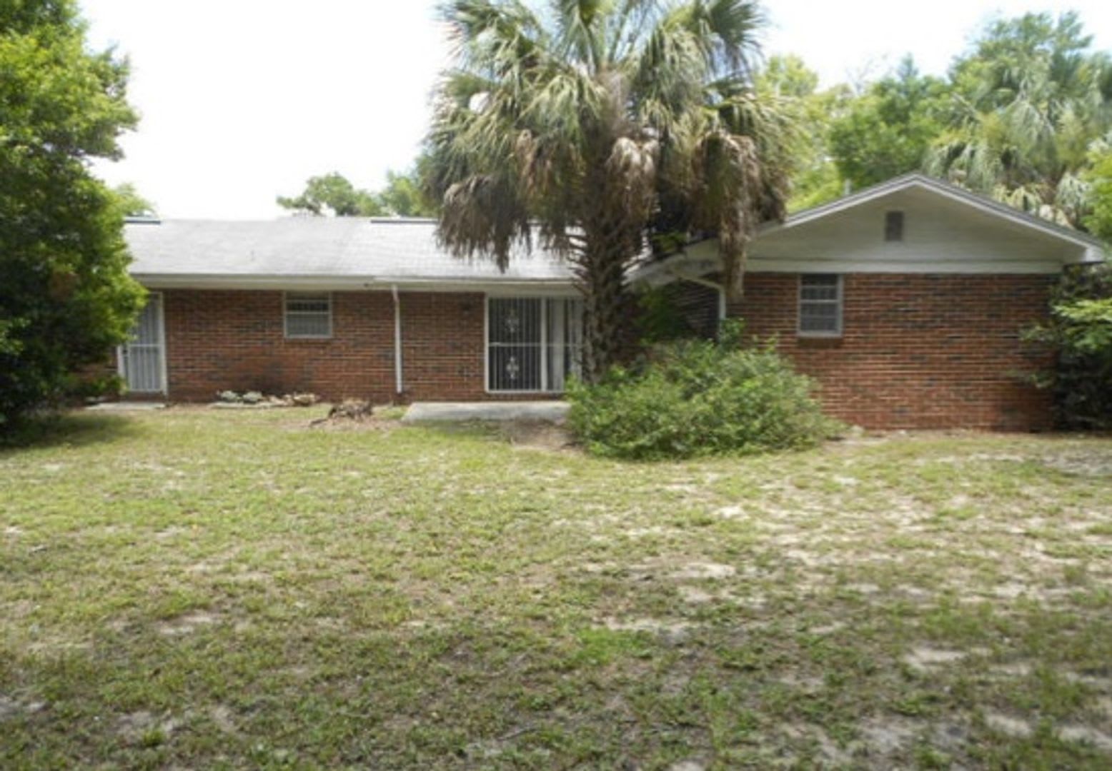 3-bedroom, 2-bathroom single-family home – photo 3