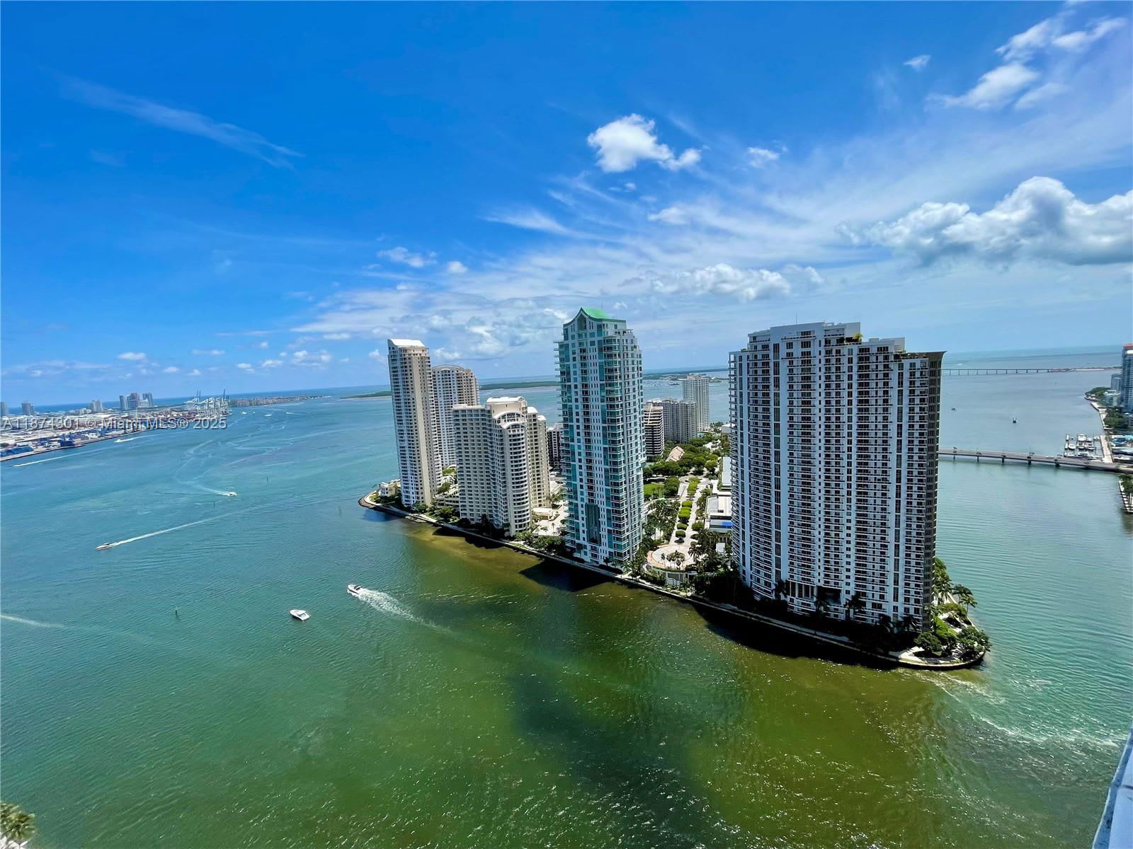 300 South Biscayne Boulevard – photo 2