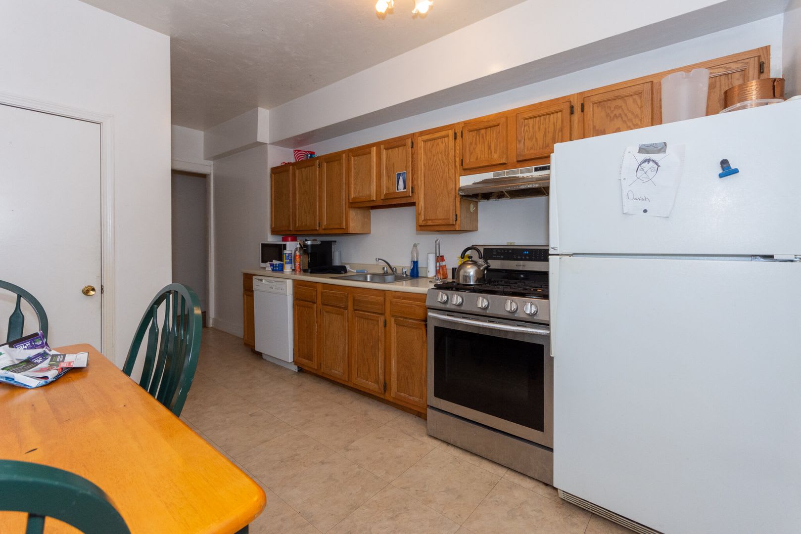 Huge, sunny 3 bed near BU and the Green Line! – photo 3