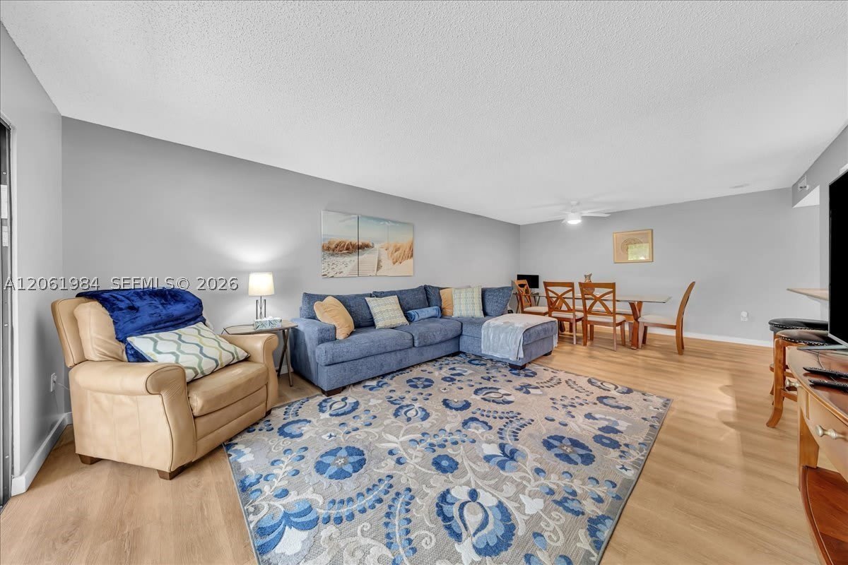 2240 N Cypress Bend Dr – photo 2