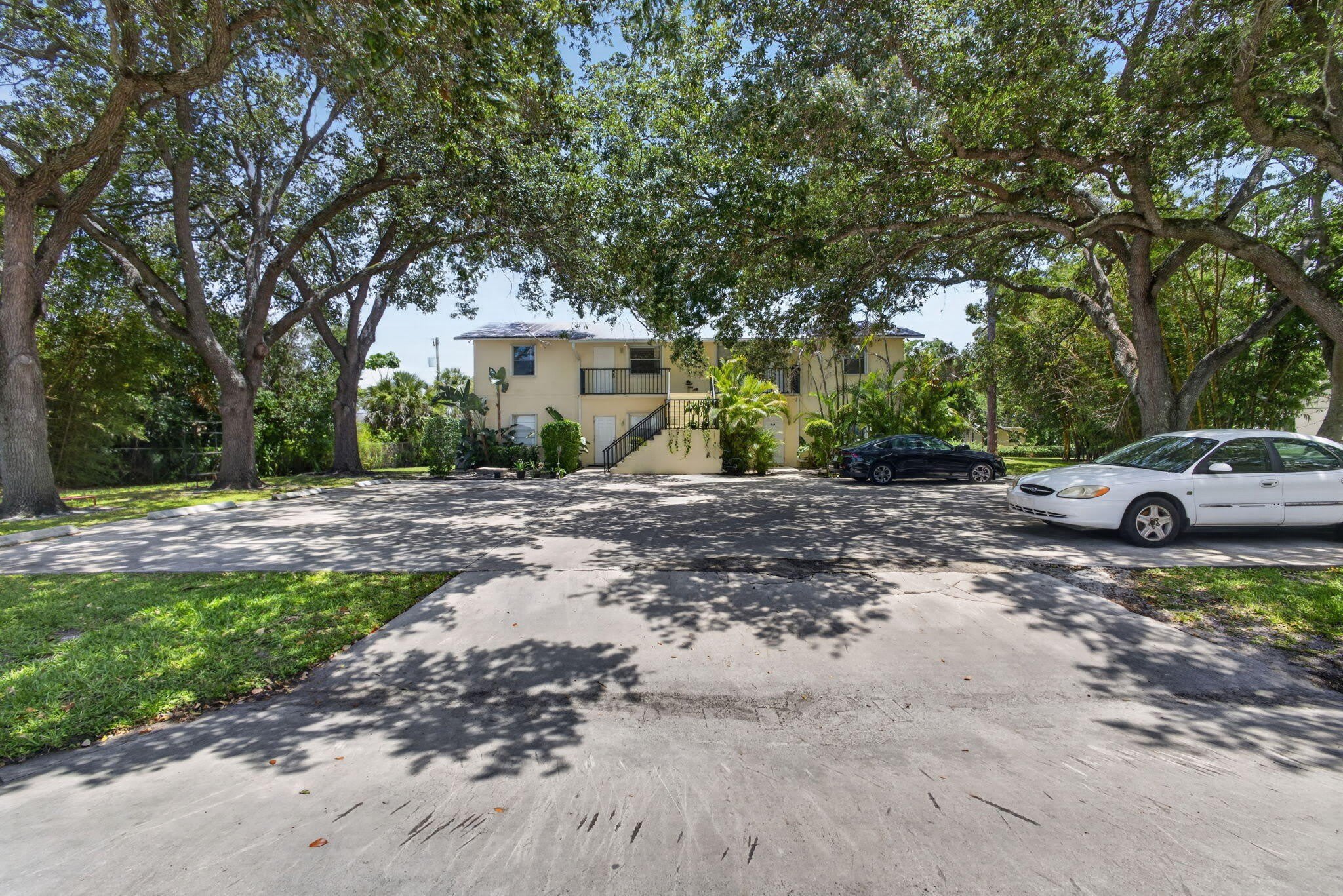 708 SW Gardens Boulevard – photo 2