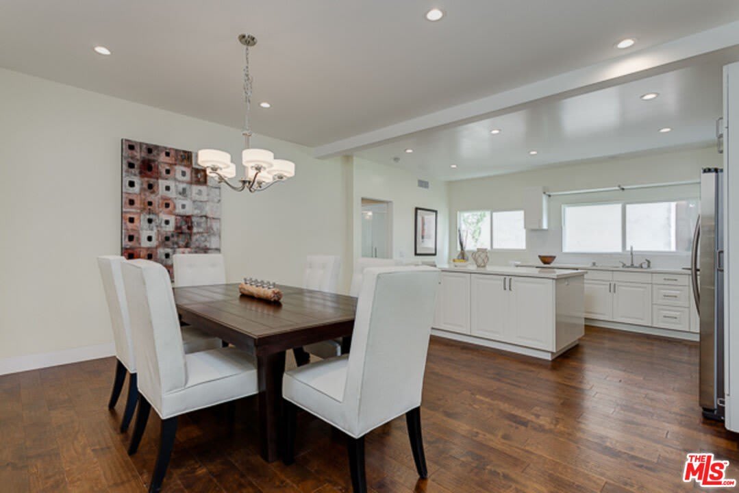 831 S Curson Ave – photo 5