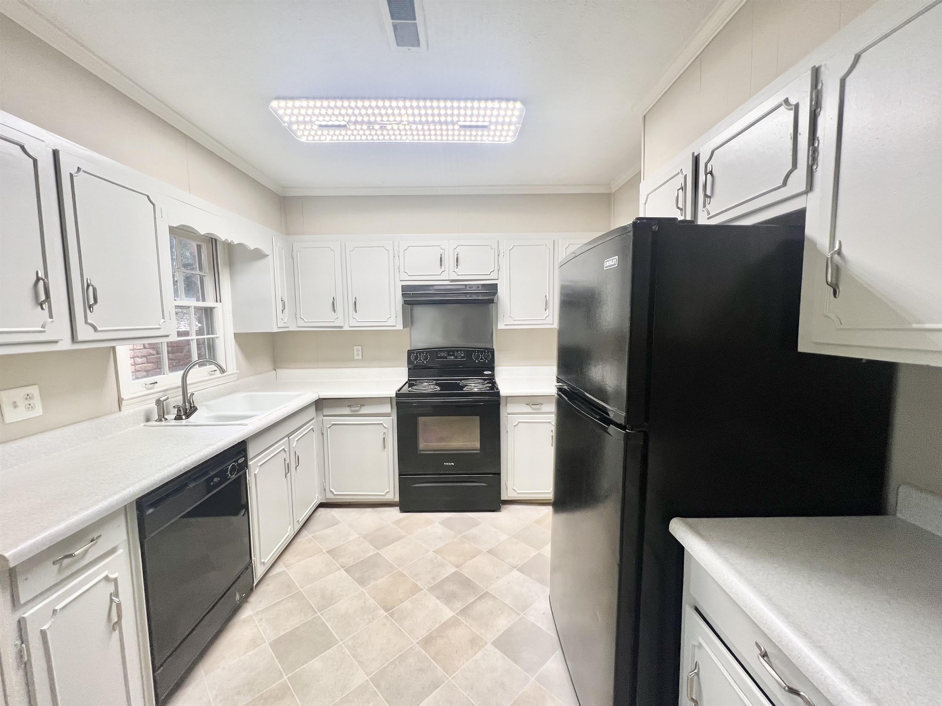 300 Springdale Drive – photo 5